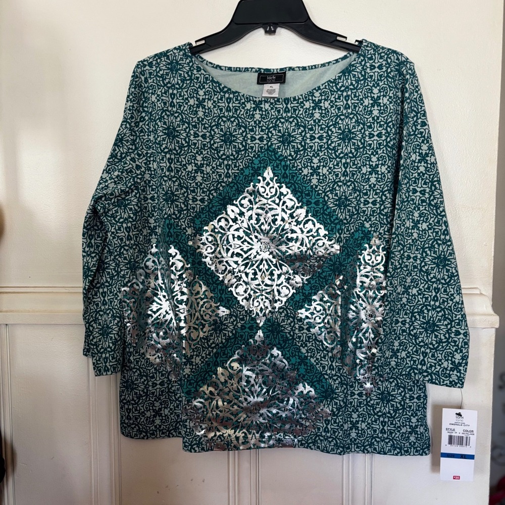 Lark Lane Women's‎ Top XL NWT Teal Silver Detailed Medallion Pattern